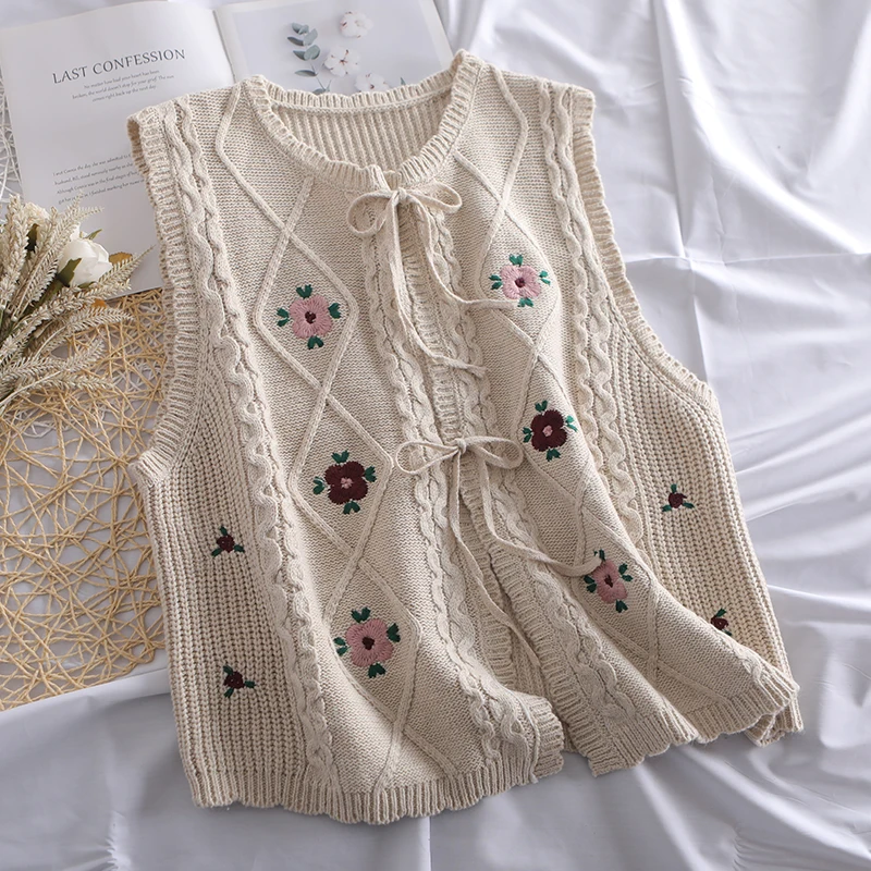 

Вязаный жилет с вышивкой, женский осенний универсальный кардиган без рукавов с круглым вырезом на шнуровке, свитер во французском стиле ретро, жилет