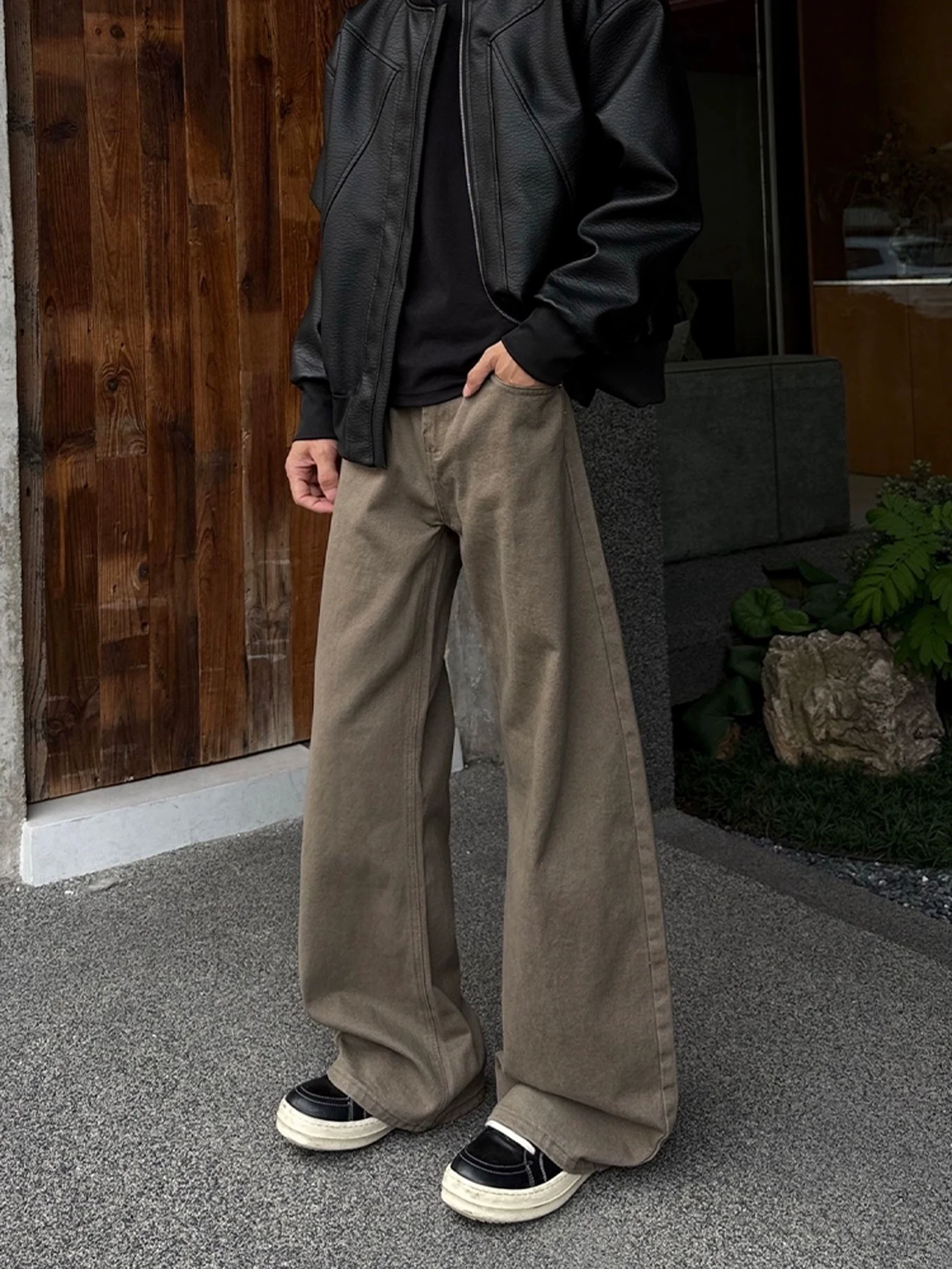 

Винтажные мужские джинсы в американском стиле, кофейного цвета, прямого кроя, с высокой талией, расклешенные, в стиле ретро, осенние повседневные джинсы