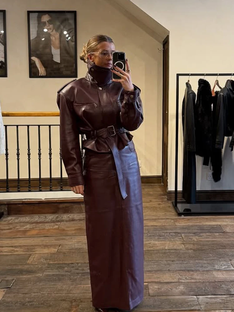 Burgundy Waist Cinching Jacket Women Fashion Lace Up Stand Collar Zipper Bucket Short Jackets 2025 Lady High Street Coats Winter