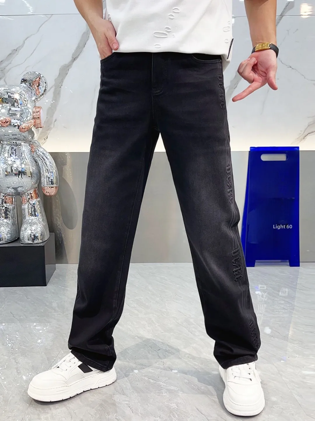 

2025 New Men's Straight Leg Jeans Floral Emed Faionable Striped High End Casual Long Trousers Breathable Comfortable Fit