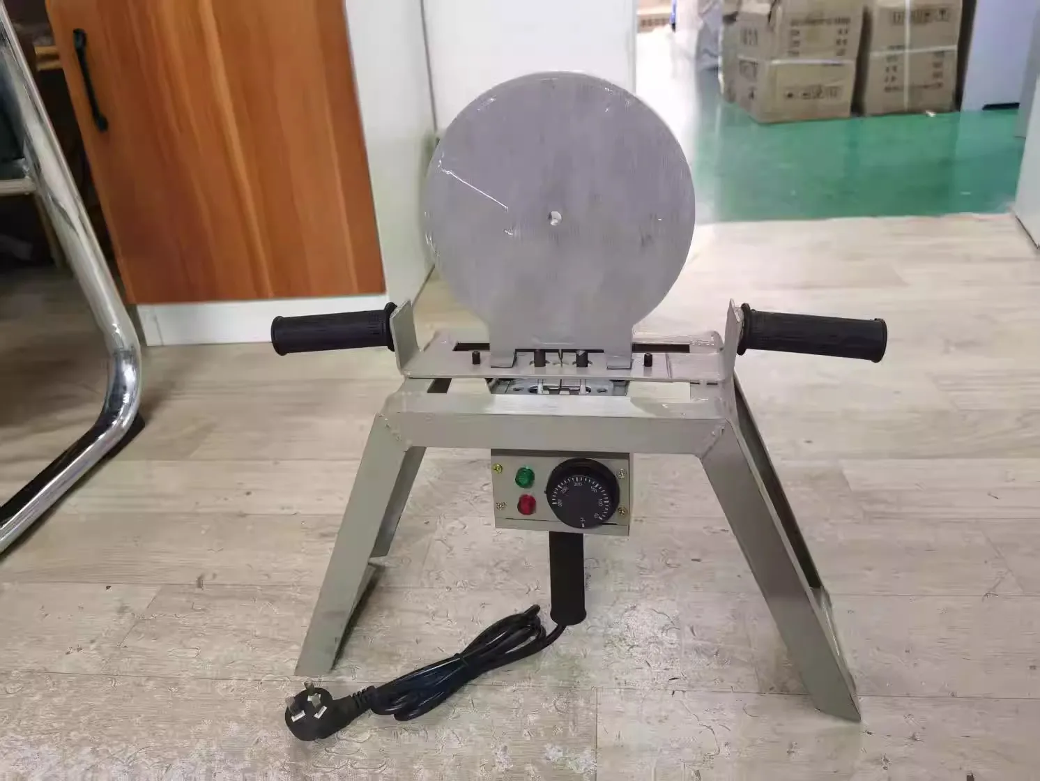 PPR/PE Pipe Welding Machine 160mm,Socket Fusion Welder with Stand Bracket,8mm Thick Mould Screws for Professional Installation