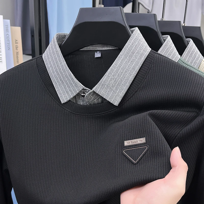T-shirt a maniche lunghe da uomo autunno 2025 con colletto, due pezzi finti, completo da papà, colletto della camicia, top ampio di mezza età