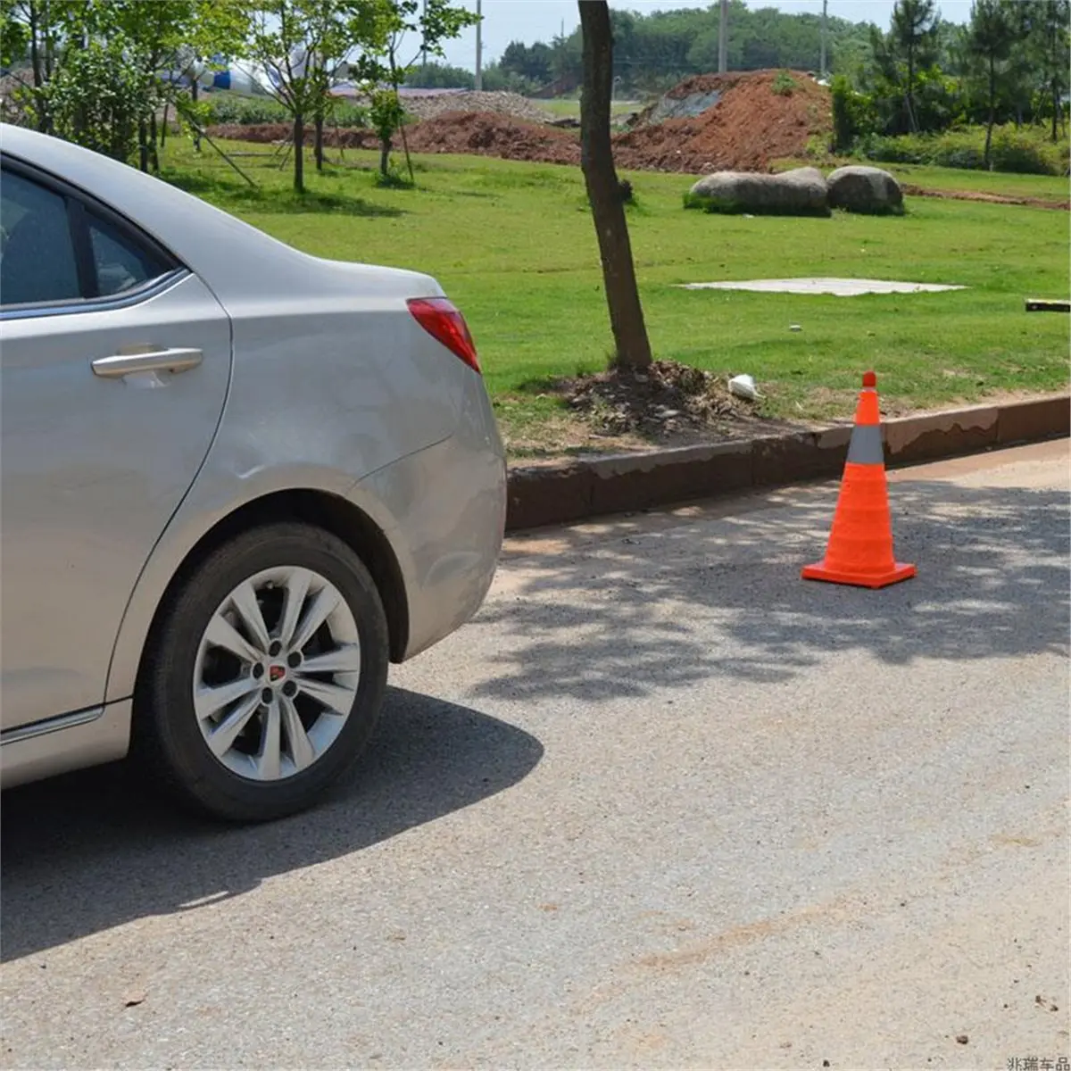 Reflective Cone High Brightness Roadblock Plastic Road Traffic Mark Facilities Flashing Warning Lights Signs