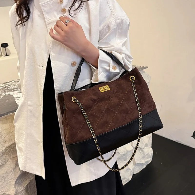 

Premium Women's Shoulder Bag Crafted From Linen Leather Boasting Fluffy-Soft High-End Austria Sleek Soft Vintage Look