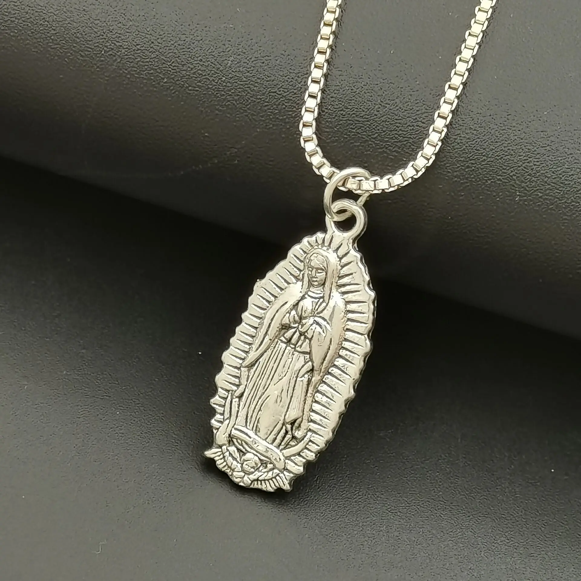 10Pcs  Virgin Mary Pendant Necklace For Men Women Talisman Jewelry