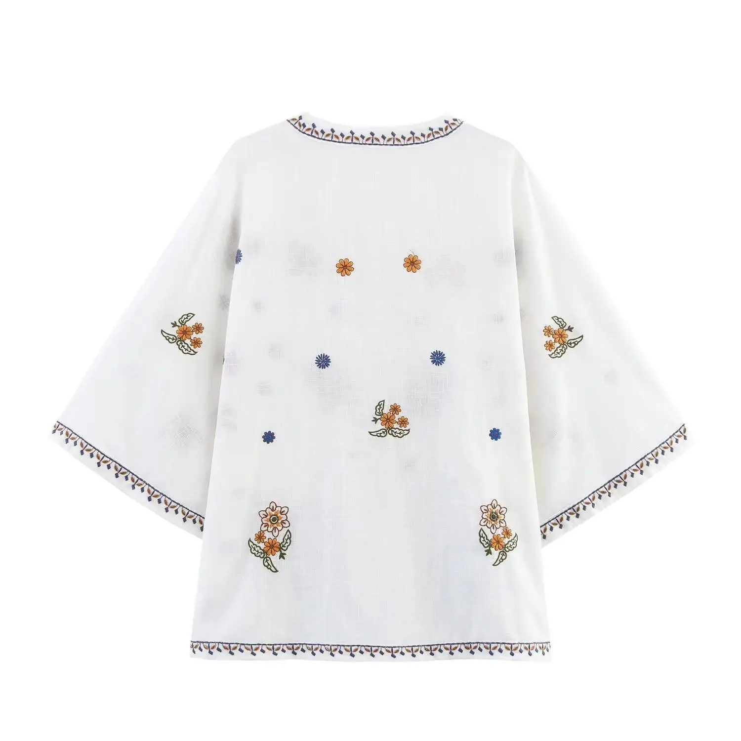 ฤดูร้อนหลวมเย็บปักถักร้อยดอกไม้เสื้อผู้หญิง V คอปุ่มเสื้อพร้อมกระเป๋า