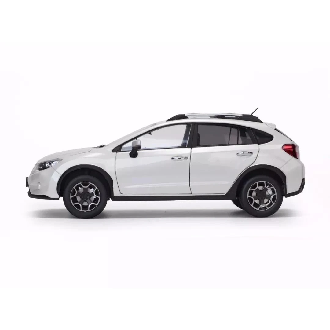 In Stock 1:18 Scale 2014 Subaru XV Alloy Car Model Collection Ornament Souvenir Die Casting  Gifts Adult Toys