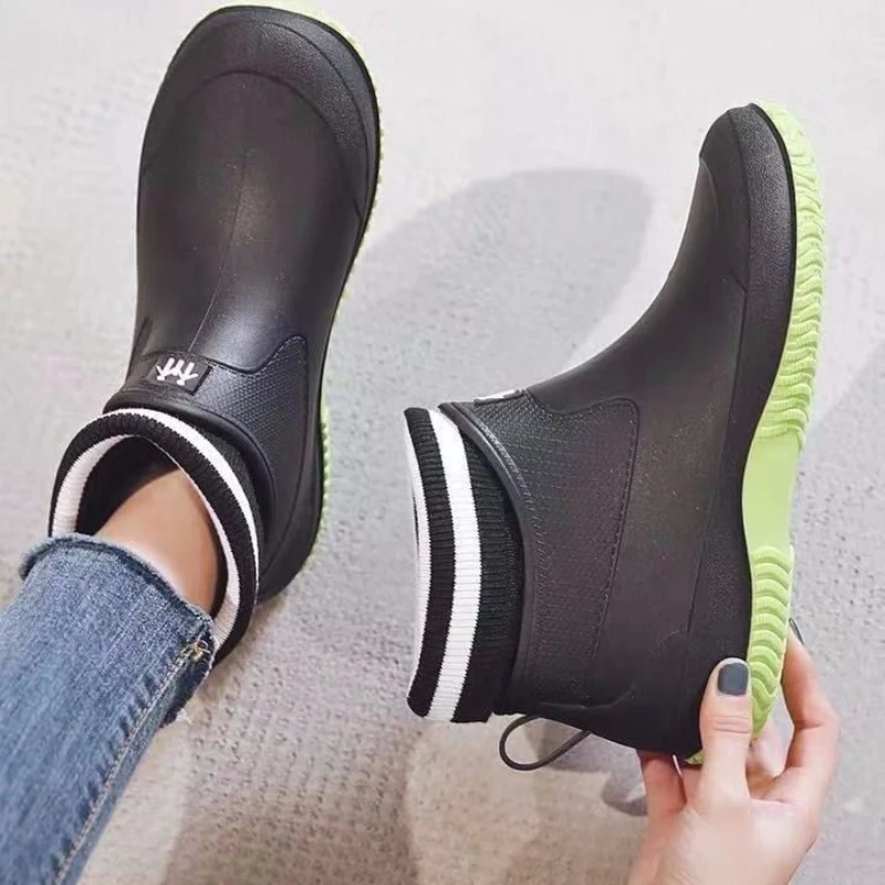 Soft Men's Rain Boots Young Non Slip Wide Toes On Offer Mud Rubber Work Male Shoes Garden Rainy Day Wear-resistant High Quality