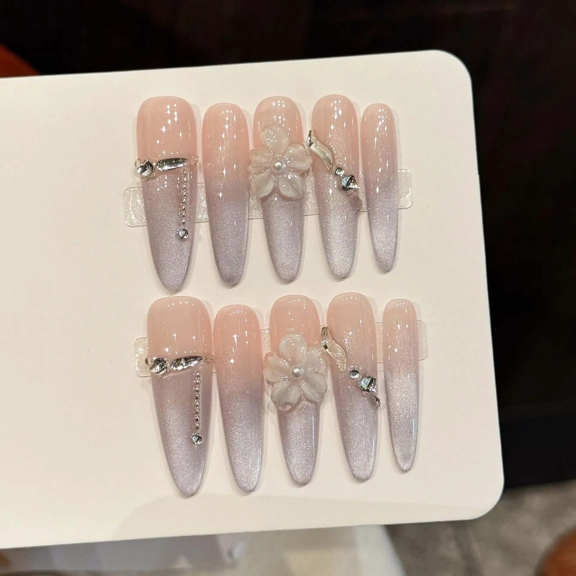 10 قطعة اليدوية طويلة خنجر الصحافة على الأظافر الوردي الضوء الأرجواني القط العين الفرنسية ثلاثية الأبعاد نحت زهرة تصميم الأظافر وهمية يمكن ارتداؤها الأظافر #2