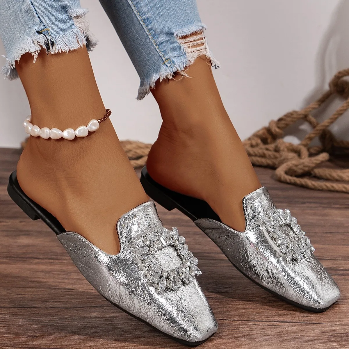 Women's Square Toe Flat Slippers Summer New Rhinestones Buckle Slip on Mules for Women Outdoor Women's Light Casual Slides Shoes