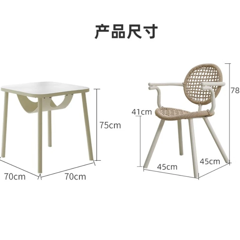 

Комбинация столика на балконе, один стол для отдыха, два стула, журнальный столик для отдыха, балконный стул из ротанга