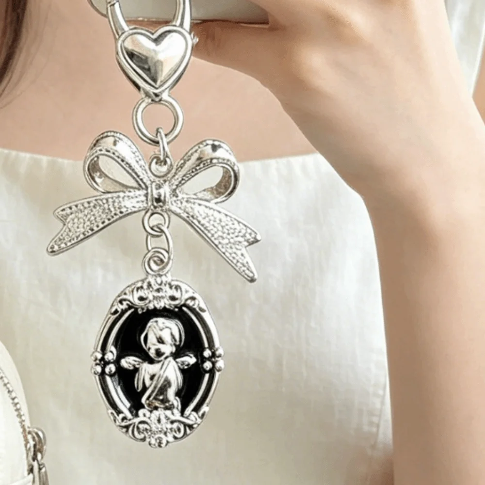 Cartoon Alloy Y2K Punk Key Holder Vintage Metallic Texture Harajuku Bowknot Keyring Rock Elegant Phone Pendant 90s Style