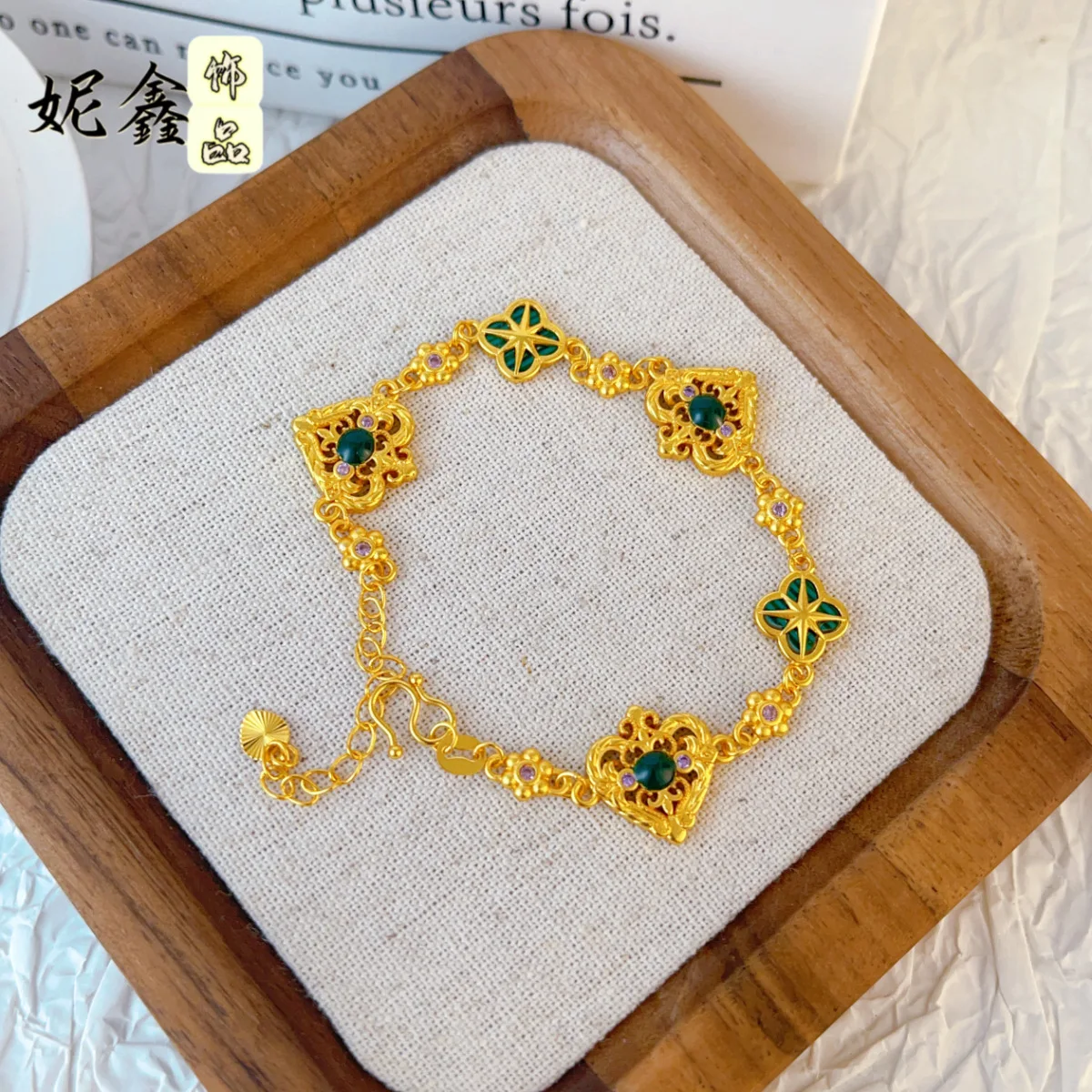 

Браслет «Ирисовое сердце» для женщин, 24-каратное золото AU999 — 24-каратное чистое золото, ирисовое сердце, сверкающее на запястье, эффектное украшение для банкета