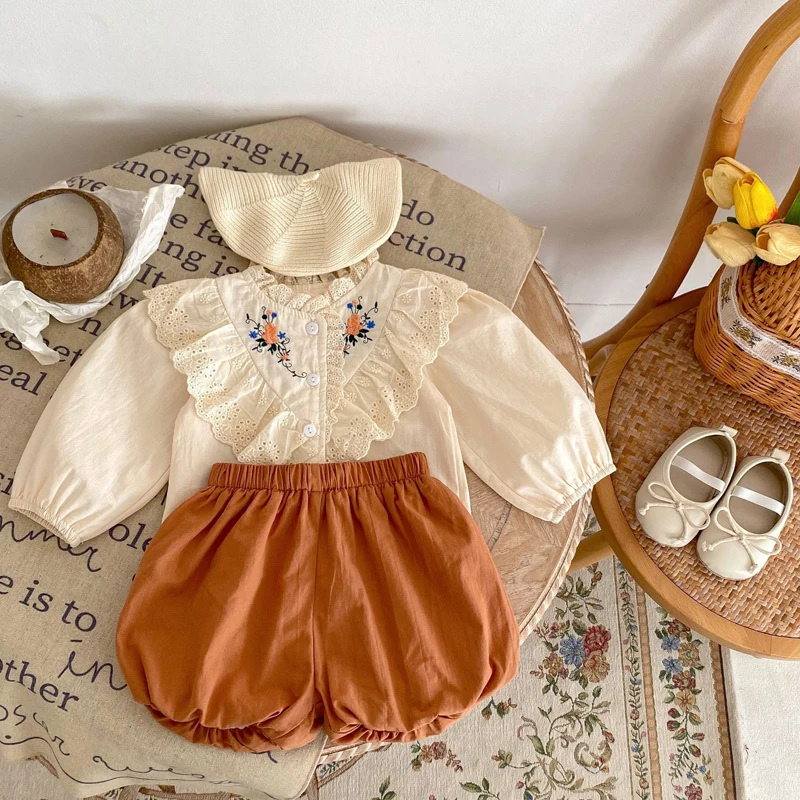 Spring new baby clothing, 0-3 year old girls, embroidered lace top+solid color flower bud pants 2-piece set