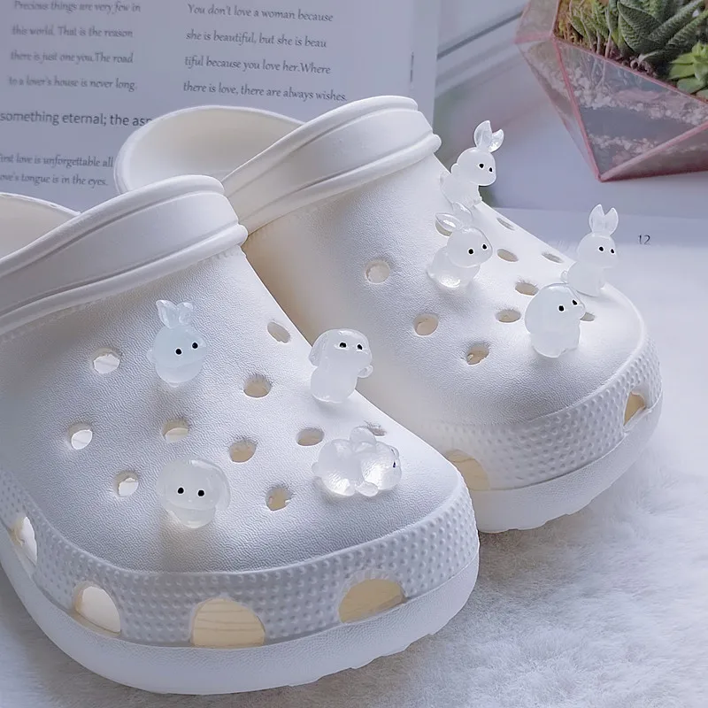 New Hot Sale DIY Shoes Charm for Luminous Rabbit Cartoon Handmade Shoe Charms Designer Quality Garden Shoe Decoration Girl Gift