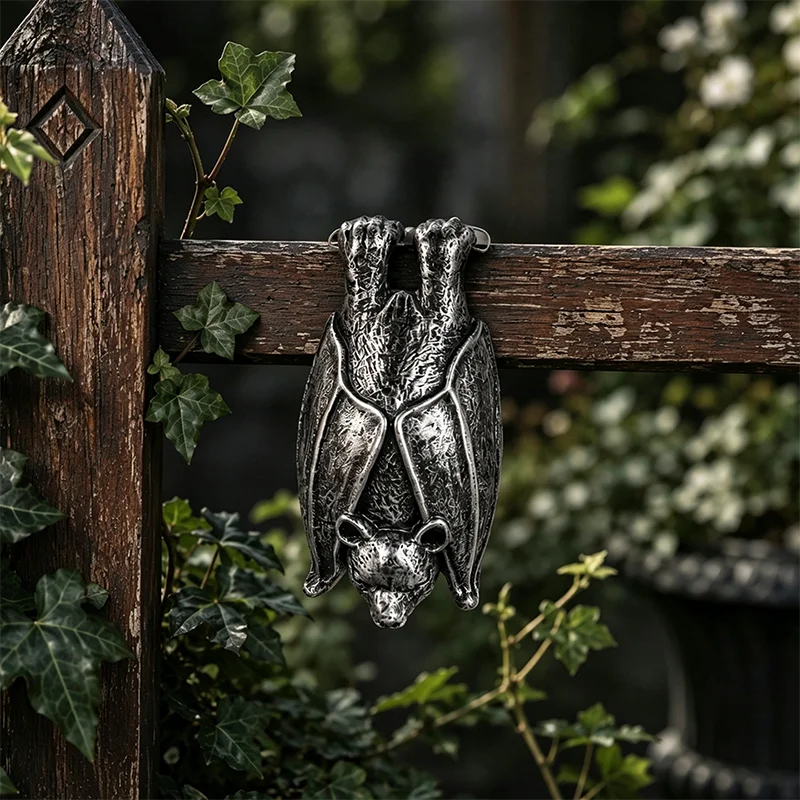 Upside‑Down Bat Resin Hanging Ornament Gothic Spooky Halloween Decor Garden Fence Pot Hanger for Yard Patio Home Decoration
