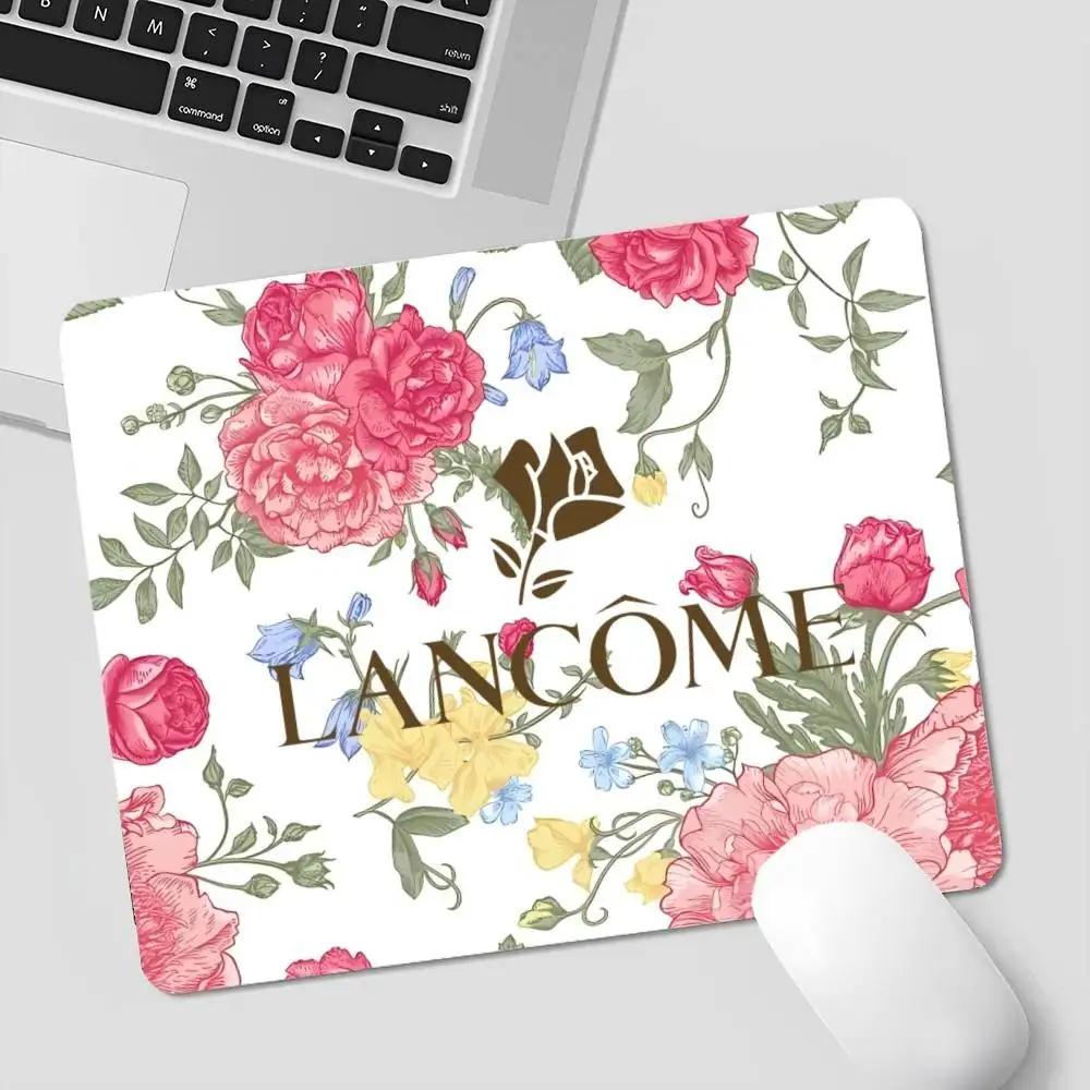 Fashion pattern L-L-LancomeS 20x25cm Speed Version Game Computer Keyboard Office Table Mat Cheapest Cup Mats Desktop Mat
