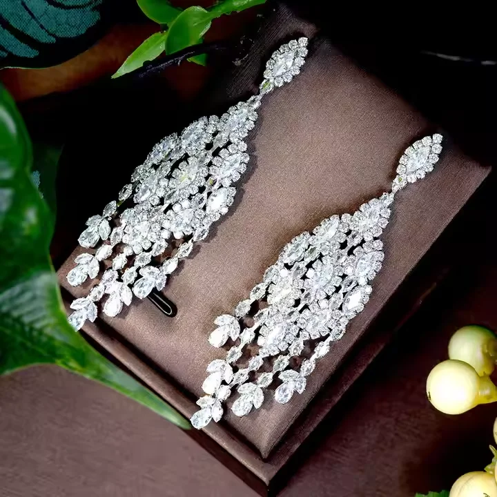 HIBRIDE Polished Flower Gathering Stacked Design Earrings Bridal Wedding Evening Party Festive Accessories Jewellery E36