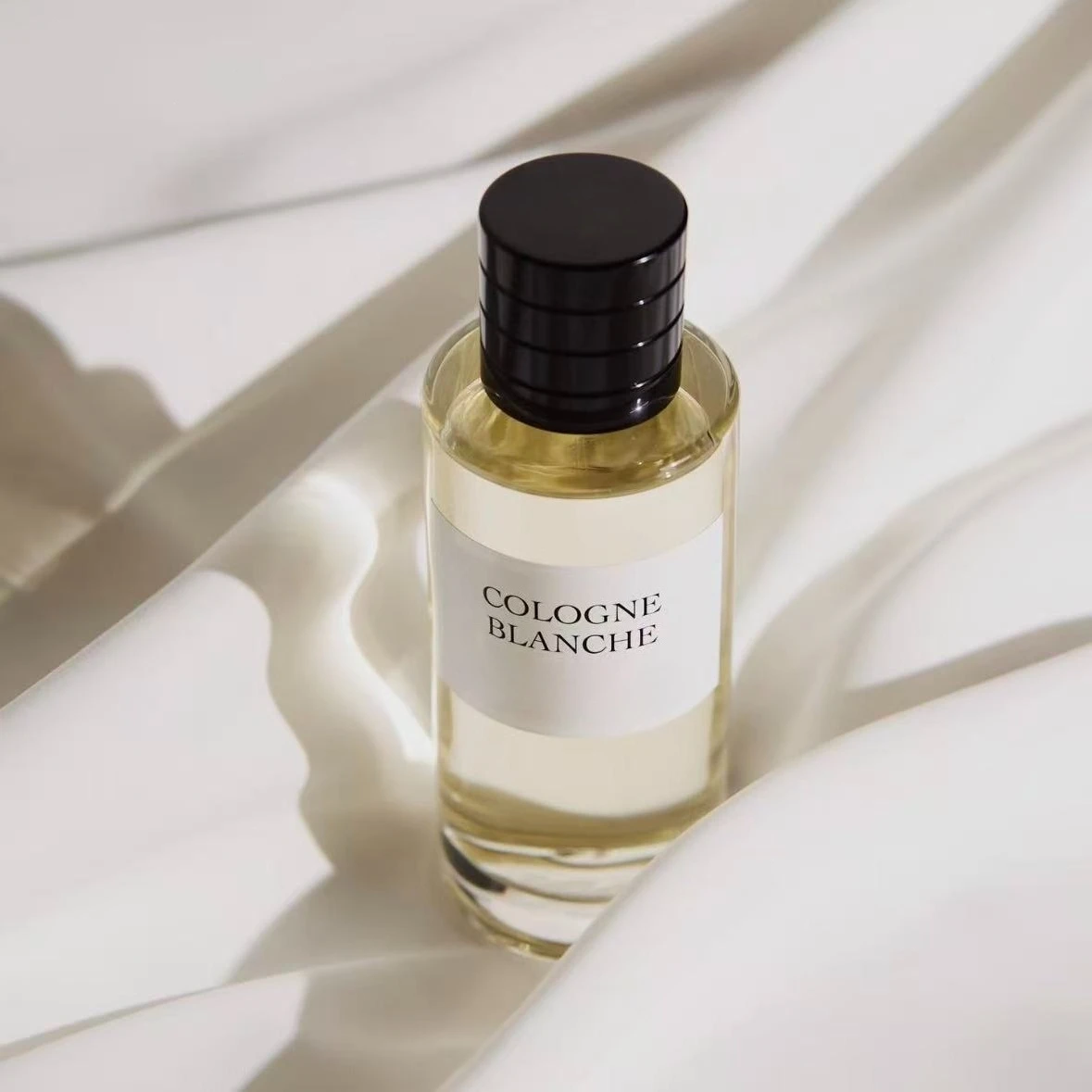 100/125ML ノーブルトレンド香水 エレガントで高貴な雰囲気を醸し出す 魅惑的で中毒性のある雰囲気を添える デートに最適