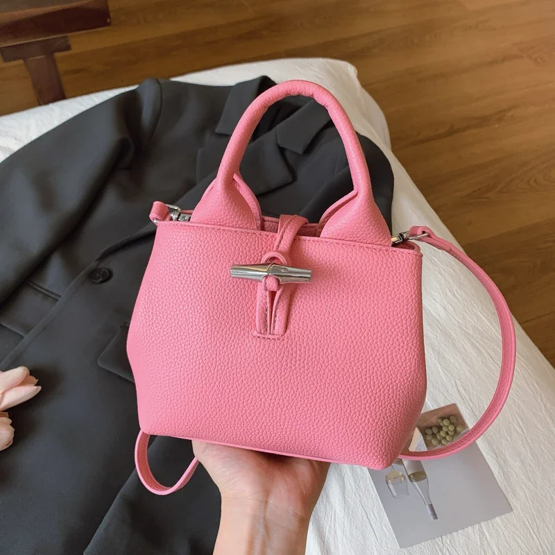 

Fashionable Designer Women's Shoulder Bag Premium Leather Crossbody Handbag Elegant Tote Ladies Luxury Brand Accessory