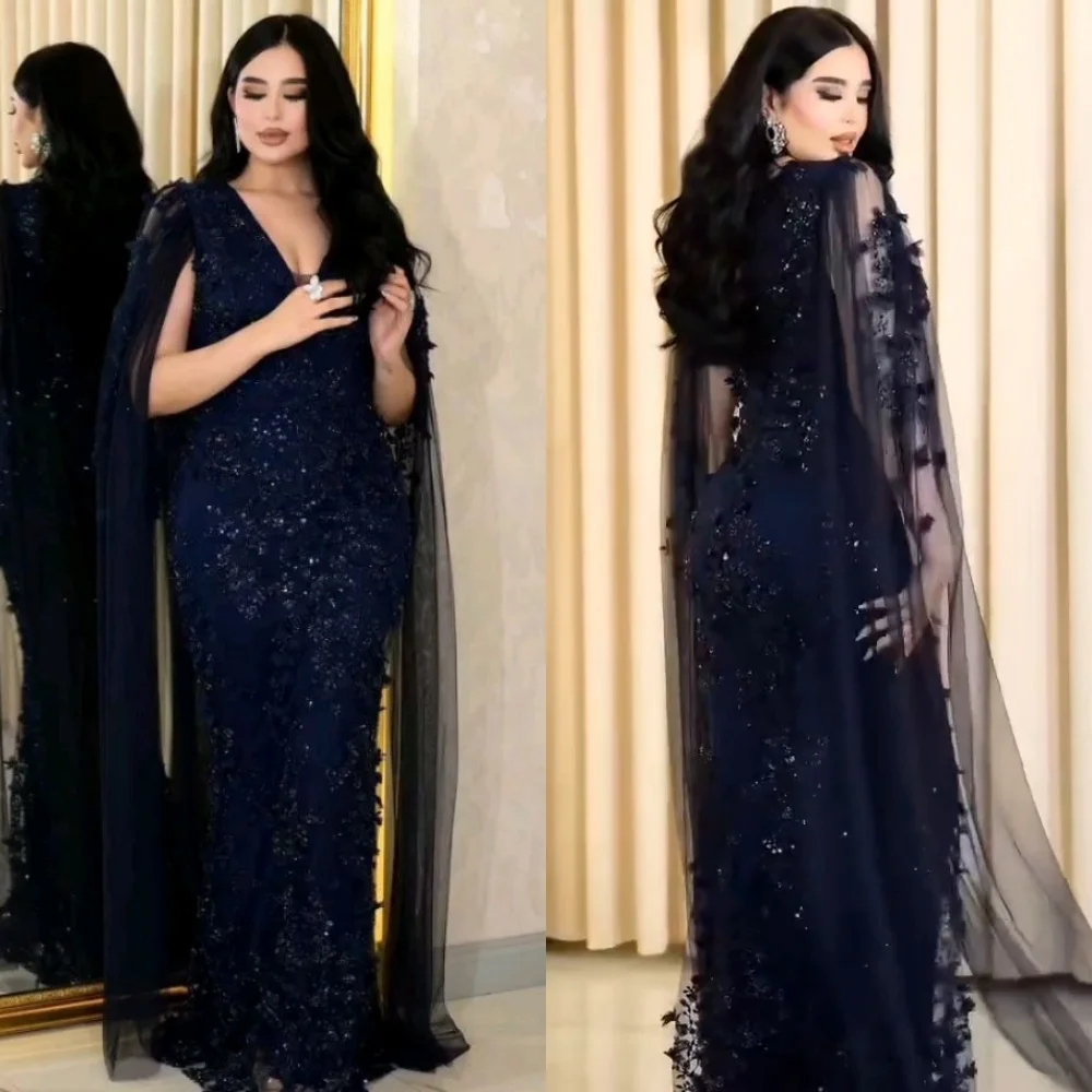 Aangepaste moderne stijl netto lovertjes plooi trompet V-hals lange jurken op maat gemaakte gelegenheid van hoge kwaliteit