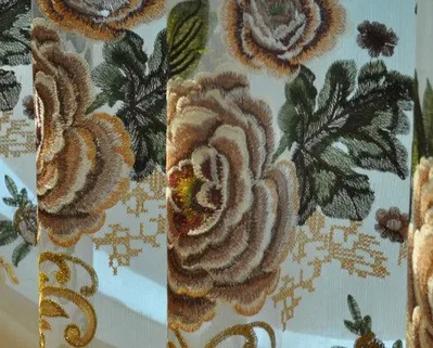 Рисунок 3 - Роскошные плотные шторы в европейском