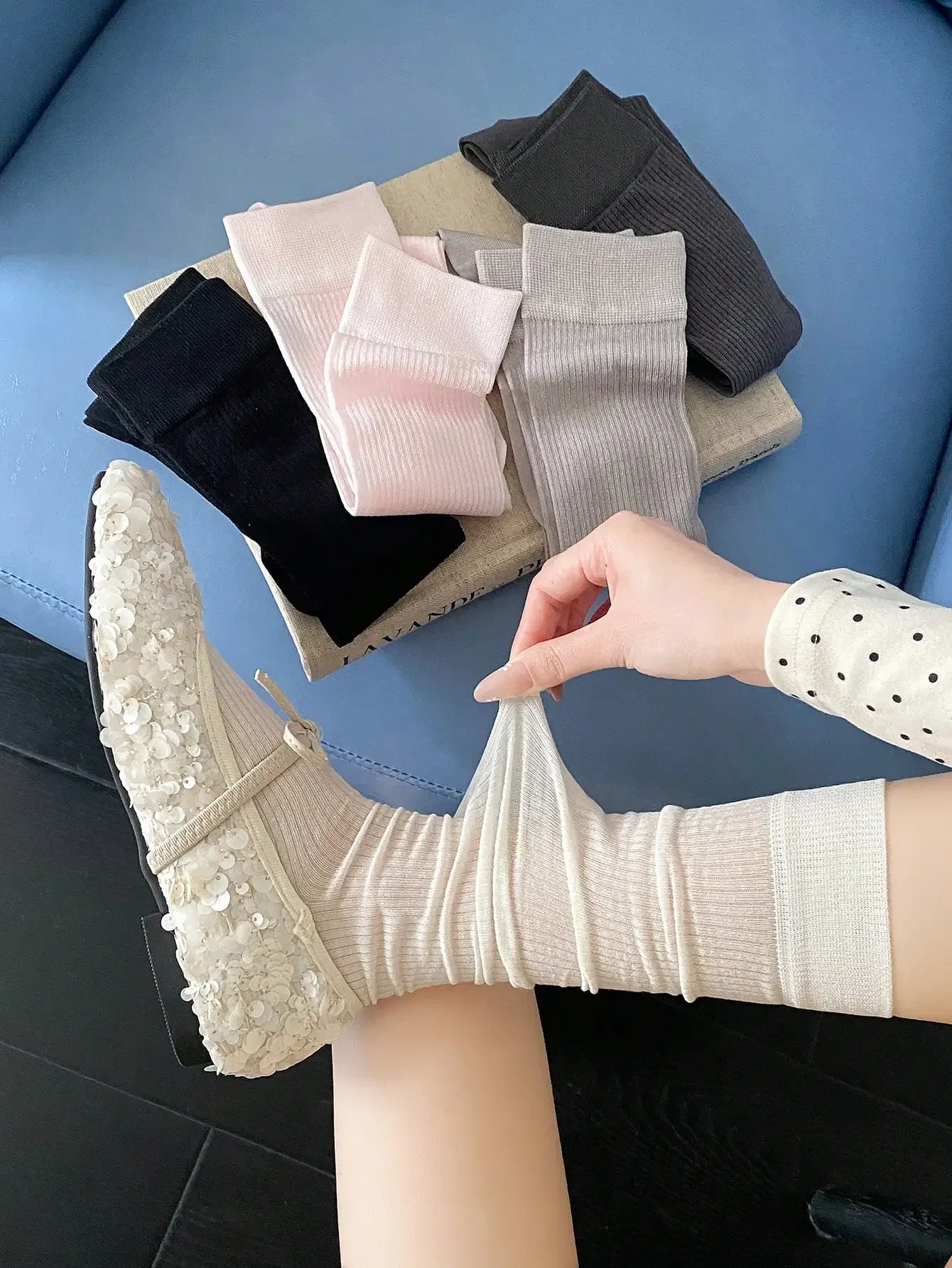 Damen-Seidensocken, hochwertig, neue Mode, Frühling und Sommer, kniehohe Socken für Mädchen, Schulstil, einfache, lässige lange Socken – Detail 2