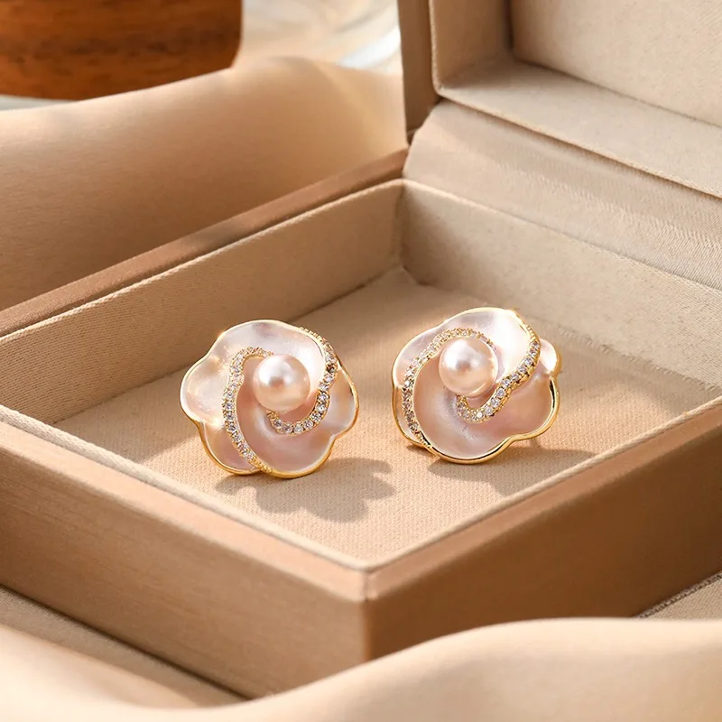 

Новые французские серьги-гвоздики в стиле легкой роскоши с цветочным дизайном, нишевый дизайн, геометрические, с эффектом капель масла, элегантные, для женщин, версия Ver