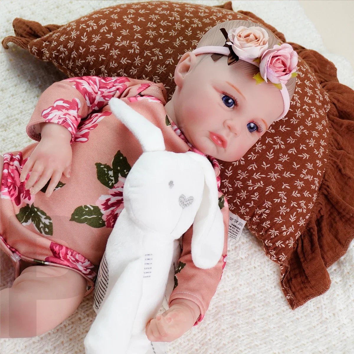 

Realistic Newborn Babies Look Very Real Perfect for Children's Expectant Parents and Grandparents As Exquisite Gift Sets DIY Toy