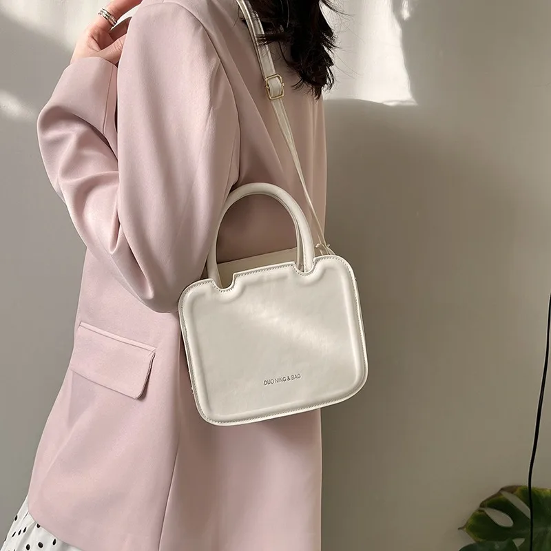 Europe America and Other Popular Bags Women\'s 2024 Spring New Fashion Messenger Bag Retro Versatile Portable Small Square Bag