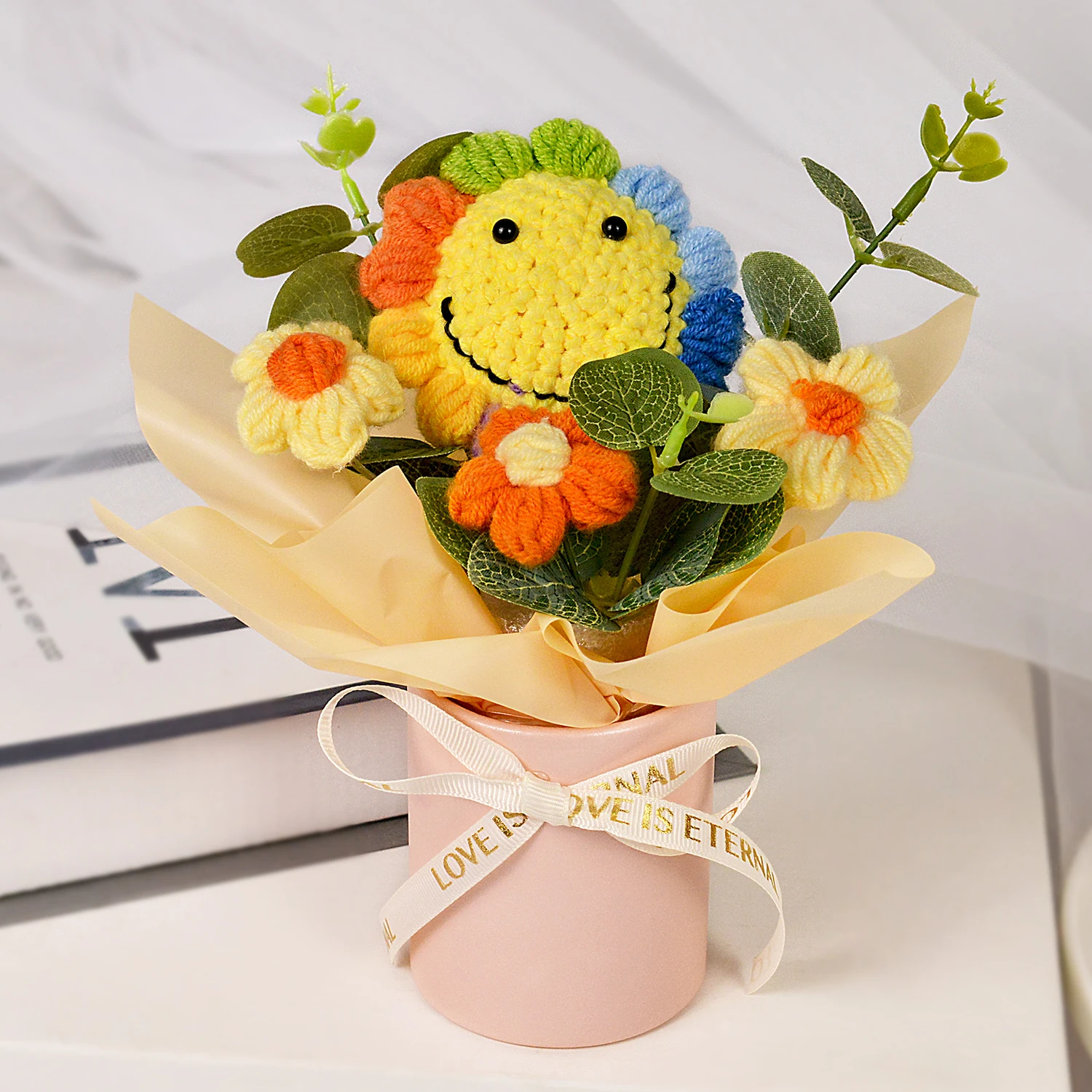 1 Stück handgefertigter gehäkelter Sonnenblumenstrauß in Geschenkbox, gestrickter Blumenstrauß für Muttertag, Thanksgiving und Heimdekoration – Detail 2