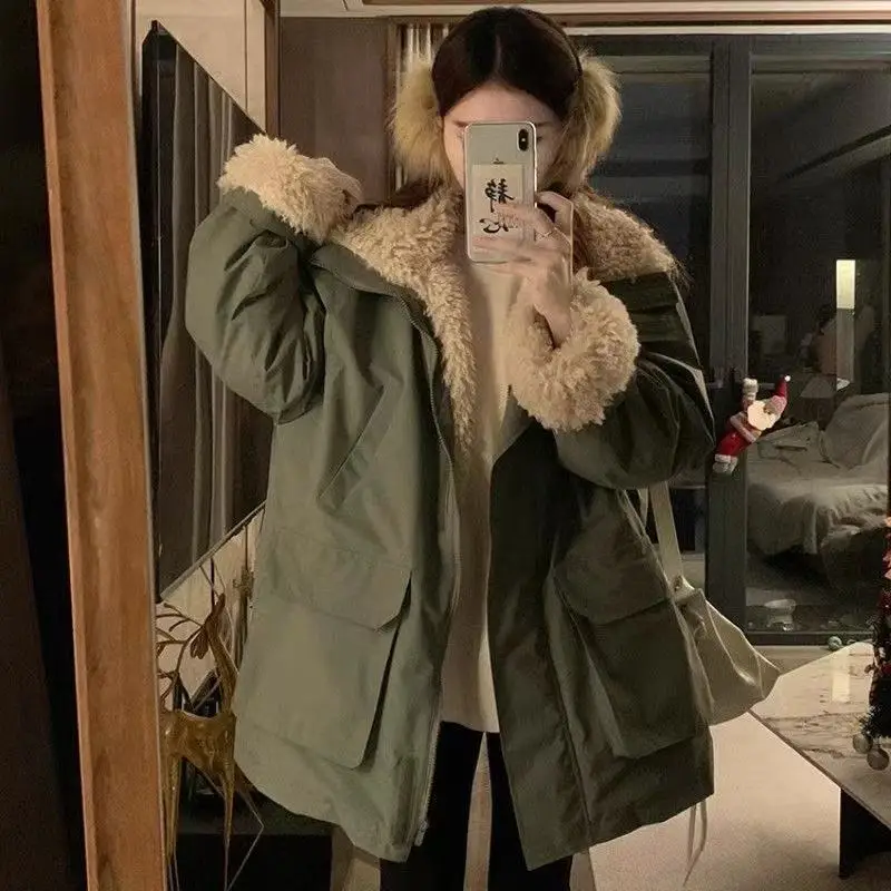 

Military Green Lamb Wool Assault Jacket For Women'S Winter New Fashion Casual Loose Fit Overcomes Cotton Clothing