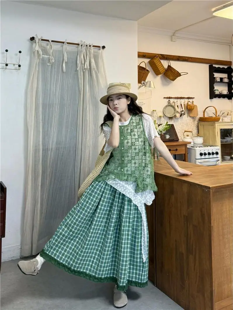 

Green Summer 2026 Women's Ensemble T-Shirt Base Layer Outerwear Vest Plaid Skirt Three-Piece Set Fashionable Commute Style
