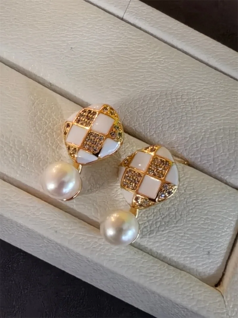 

New High-quality Natural Freshwater Pearl Earrings Fashion Button Shaped Pearl Cubic Zirconia Earrings Jewelry for Women Gift