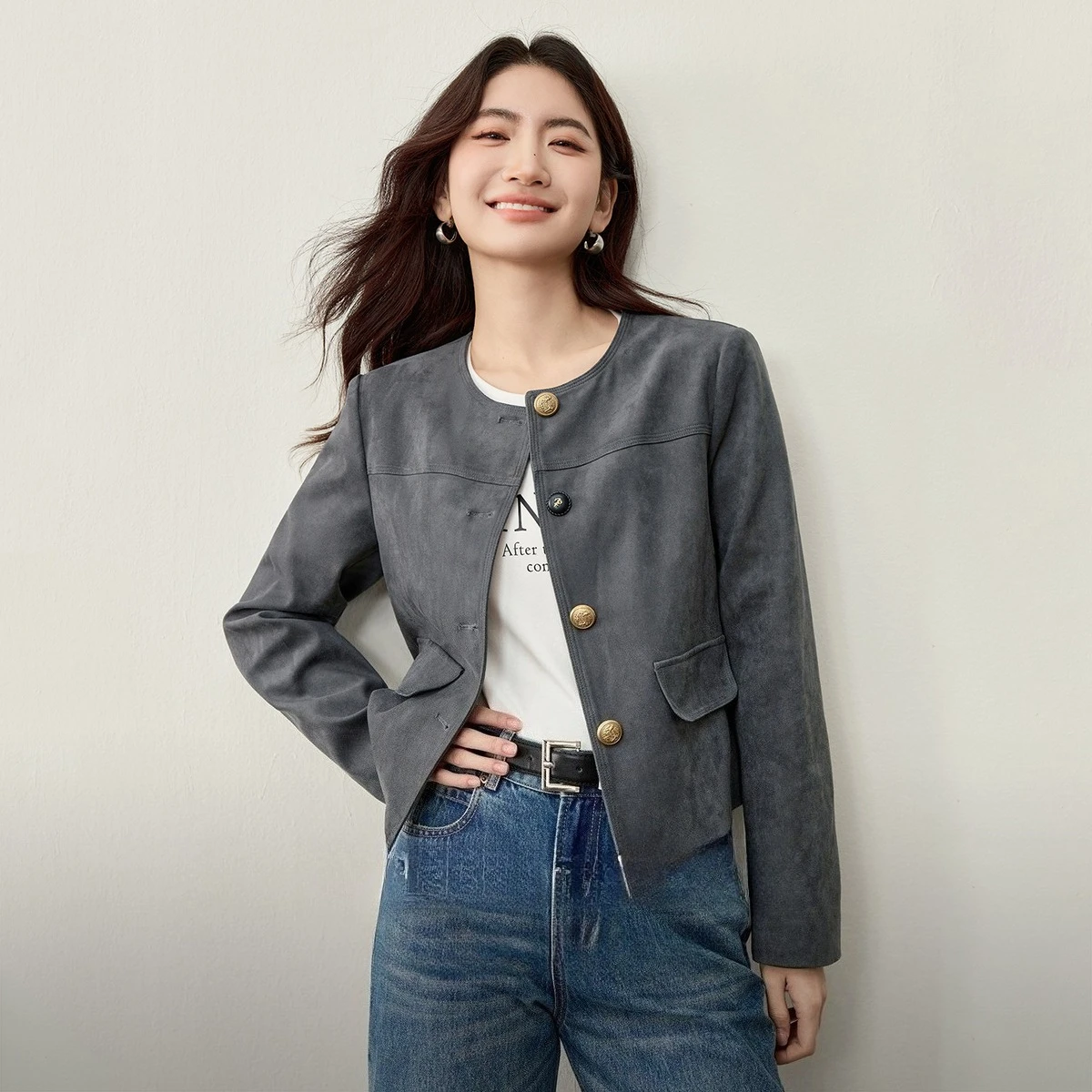 

SENTUBILA Women Winter Jacket 2025 Elegant Round Neck Short Suede Outerwear Vintage Long Sleeve Straight Female Tops 153W80383