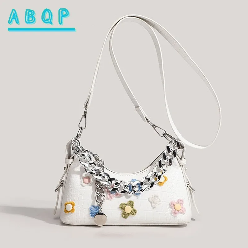 

Popular Flower Baguette Shoulder Bag Premium Texture Niche Design Armpit Crossbody Chain Handbag for Women