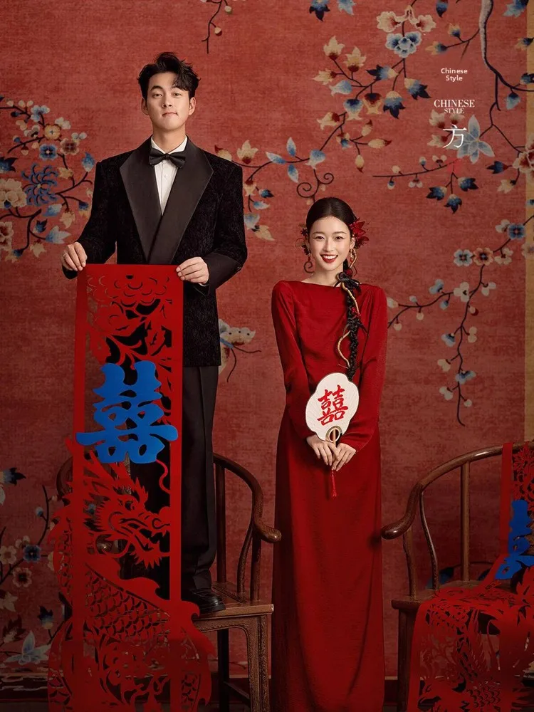 

2026 New Vintage Chinese Red Wedding Dress Photography Studio Flag Robe High-End Sensation Studio Photo Shoot Traditional Chi...