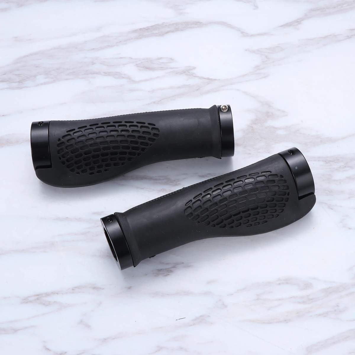 

Ergonomic Bike Grips Handlebar Cycling Covers Aluminum Alloy Shock Absorbing Rain Resistant Comfortable grips Bike handlebar