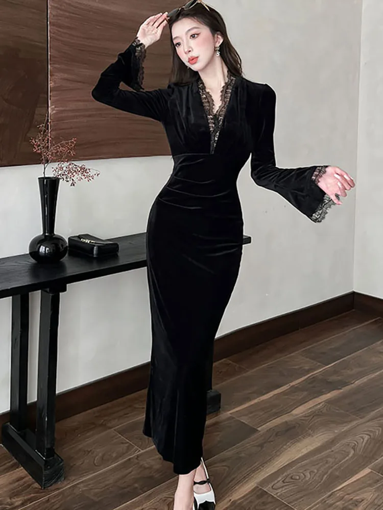

2025 Black Velvet Long Sleeve Lace V-Neck Sexy Long Dress Women Vintage Hepburn Prom Dress Autumn Winter Korean Elegant Vestidos