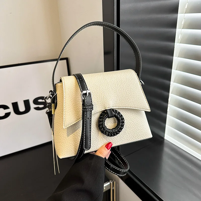 

‌‌2025 New Minimalist Crossbody Bag - Small Square Handheld Purse, Trendy Underarm Bag with Adjustable Strap