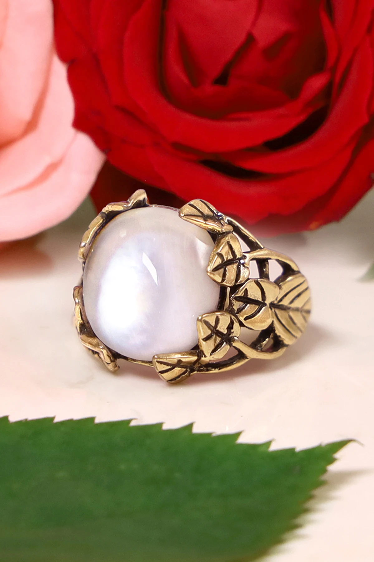 Antique Gold Rings Mother of Pearl Doublet Garden Ring Jewelry Gifts for Women