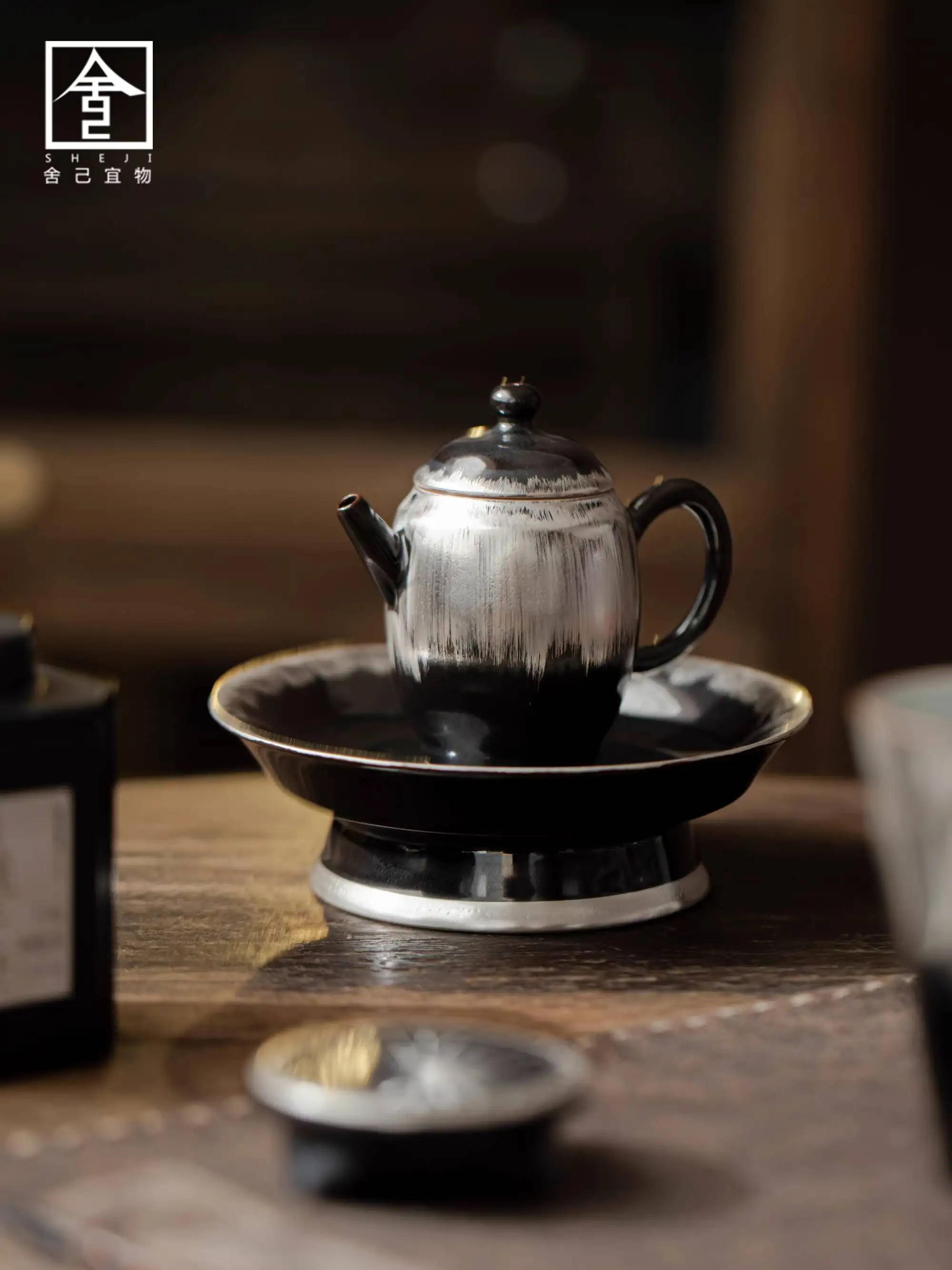 

Посеребренный чайник ручной работы с черной глазурью, одиночный горшок для заваривания в винтажном стиле, высококачественный элегантный чайник для интеллектаций