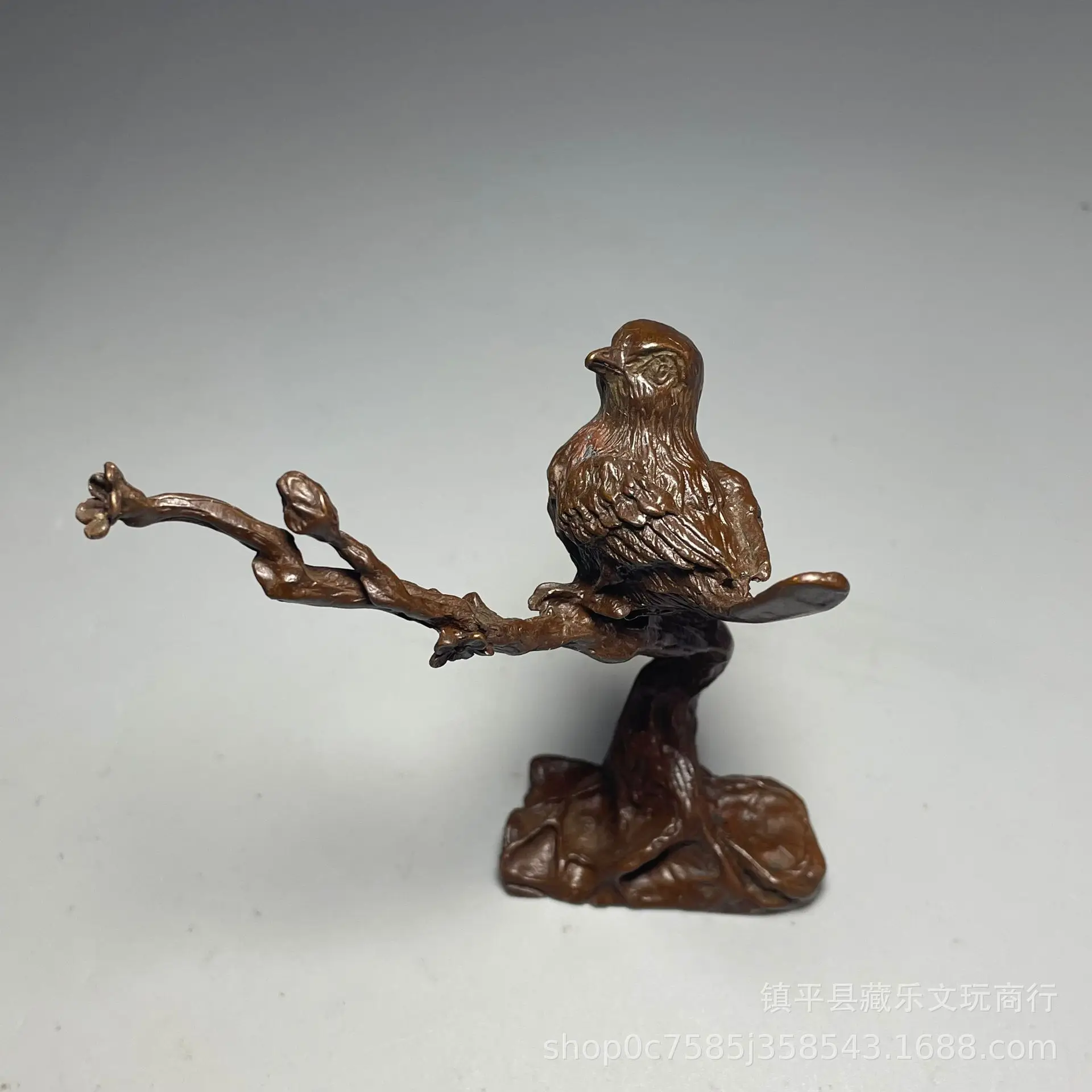 

Joyful eyebrow ornament, magpie climbing plum blossom, playing with relief sculpture, plum blossom mascot, home