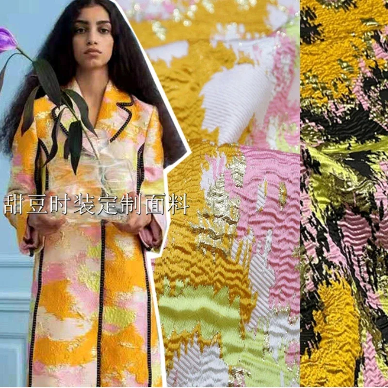 

Gold Brocade Jacquard Fabric Graffiti Style Yarn-dyed Blazer Dress Trench Coat Clothing European Brand Fashion Design Sew Cloth