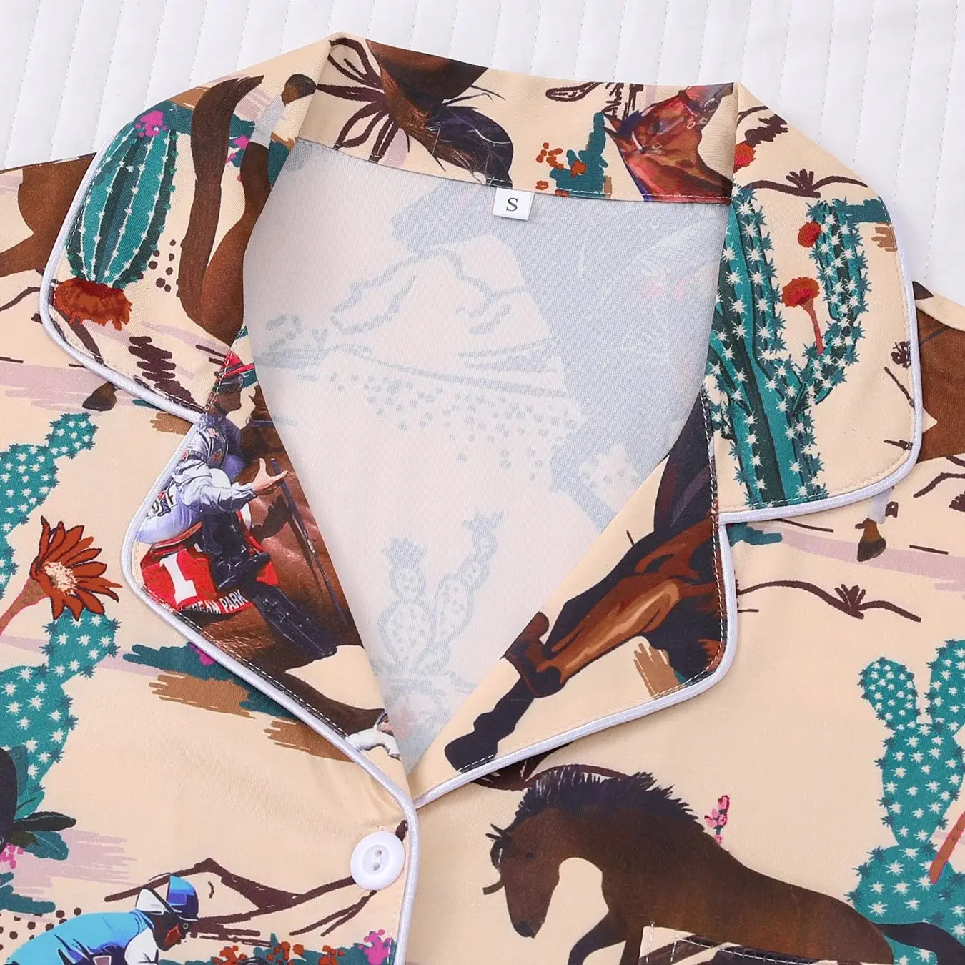 Retro Printed Desert Horse Riding Pajamas, Light Apricot Bottom Women's Lapel Cardigan, Elastic Waist Shorts, Home Decor view 3