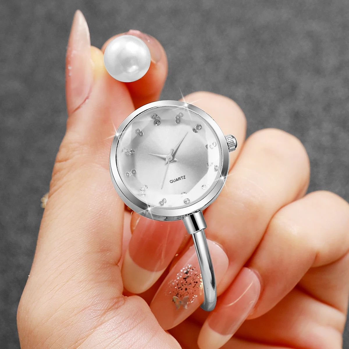 Elegant Pearl Silver Bracelet Bangle Women Quartz Wristwatch Fashion Diamond Dial Watch For Ladies Clock Reloj Mujer