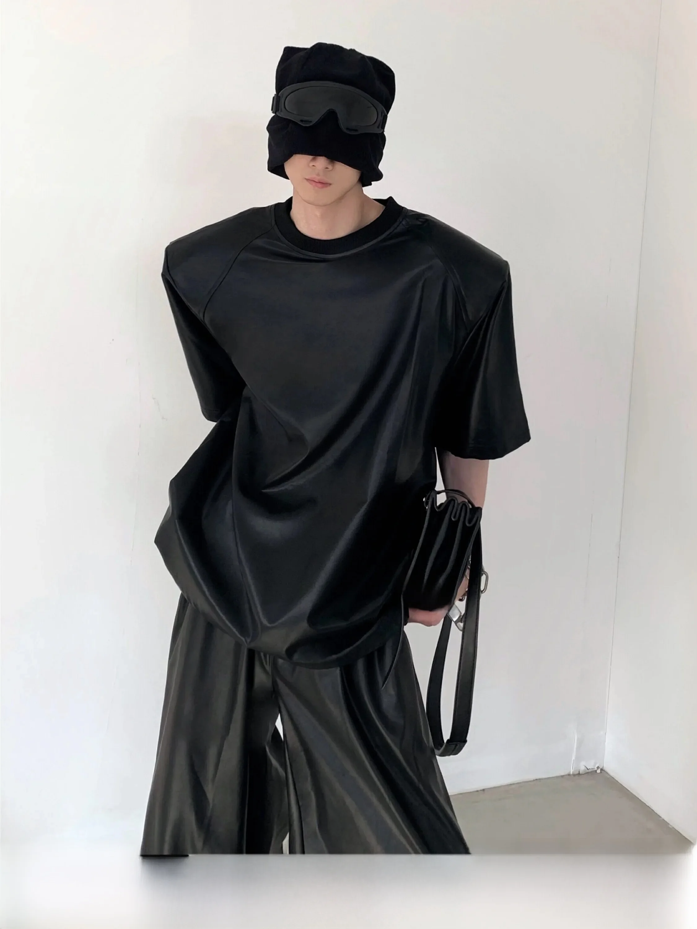 

Black PU Leather Short Sleeve Shoulder Pad Men's Summer American Retro Style Fashion Set Autumn Mountain Wind T-Shirt And Pants