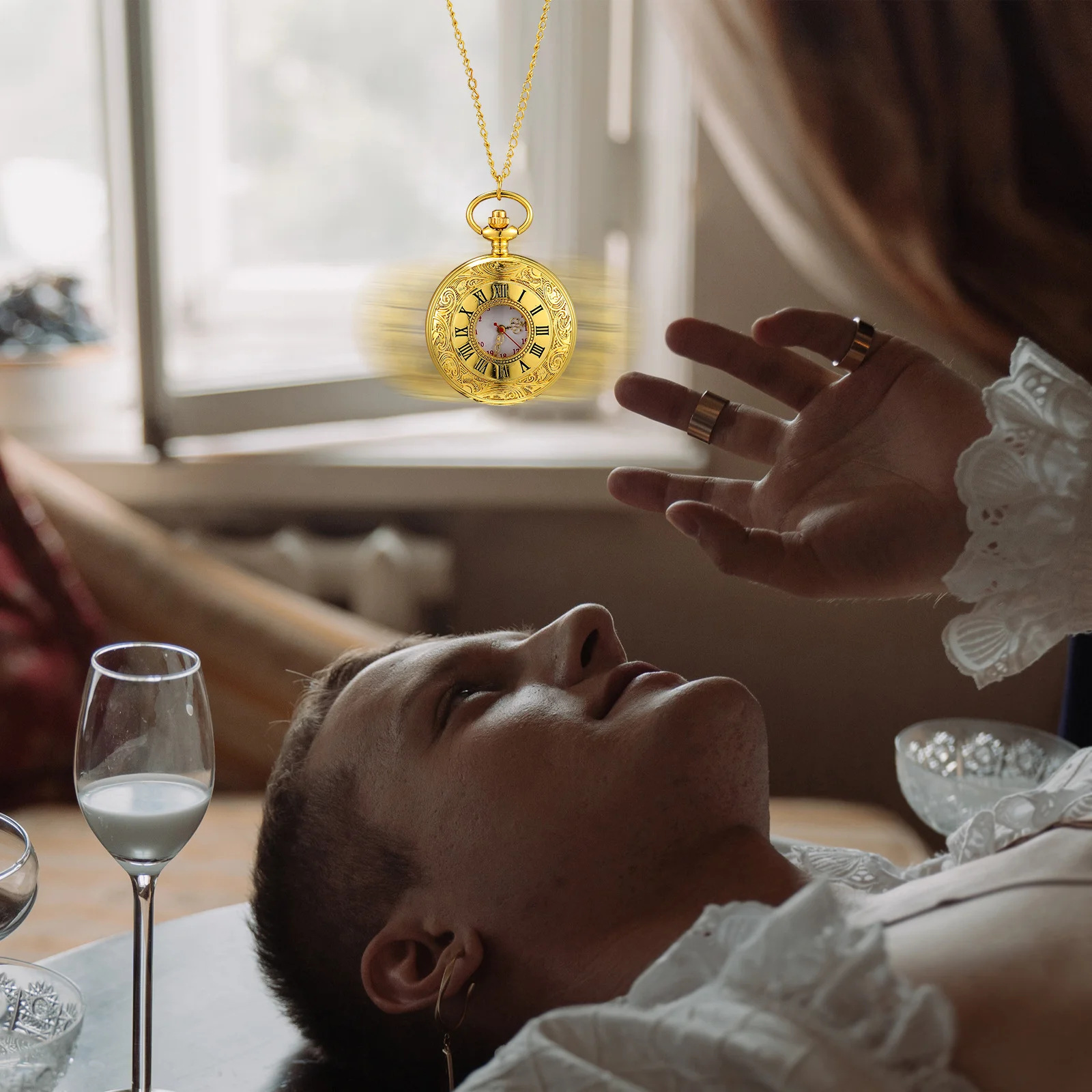 

Golden Pocket Watch Retro Roman Numeral Vintage Mechanical Men Women Decorative Pendant Watch For Father Christmas