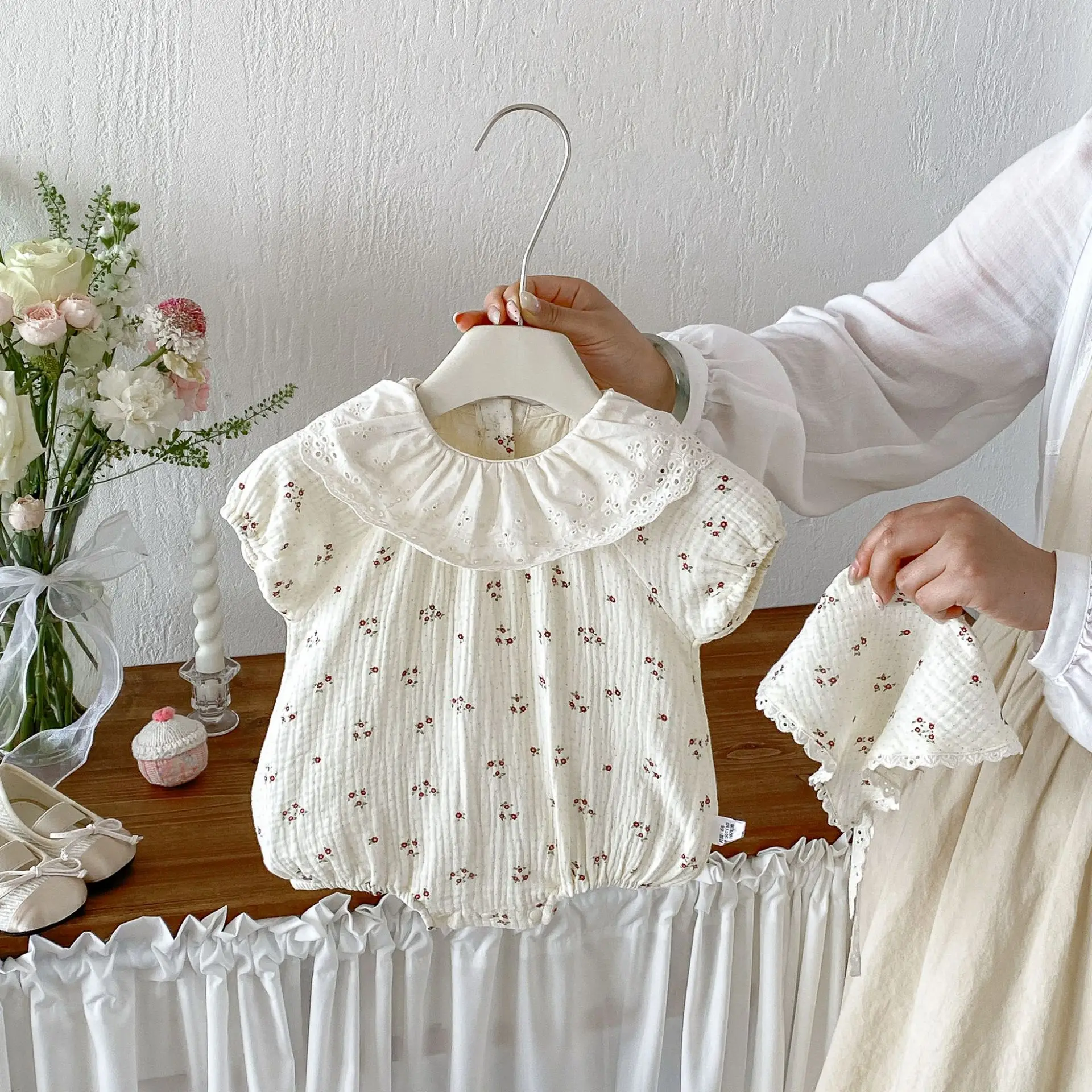 Ins Style Summer Lace Trim Collar Short-Sleeve Onesie for Baby Girls – Cotton Floral Print Newborn Bodysuit