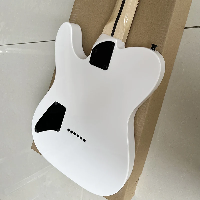 Classic brand electric guitar, equipped with quality lock button, professional level, good timbre and comfortable feel.